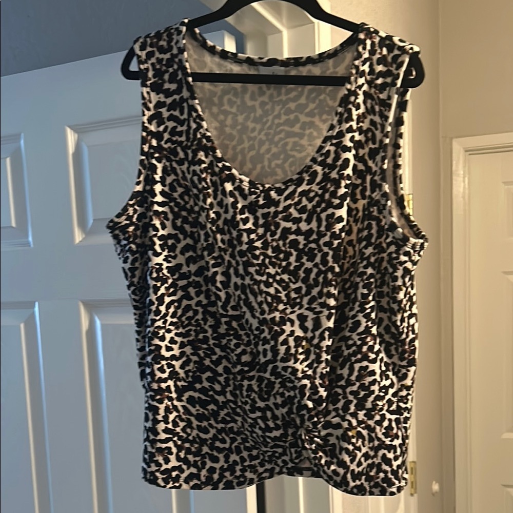 Leopard Print Sleeveless Top